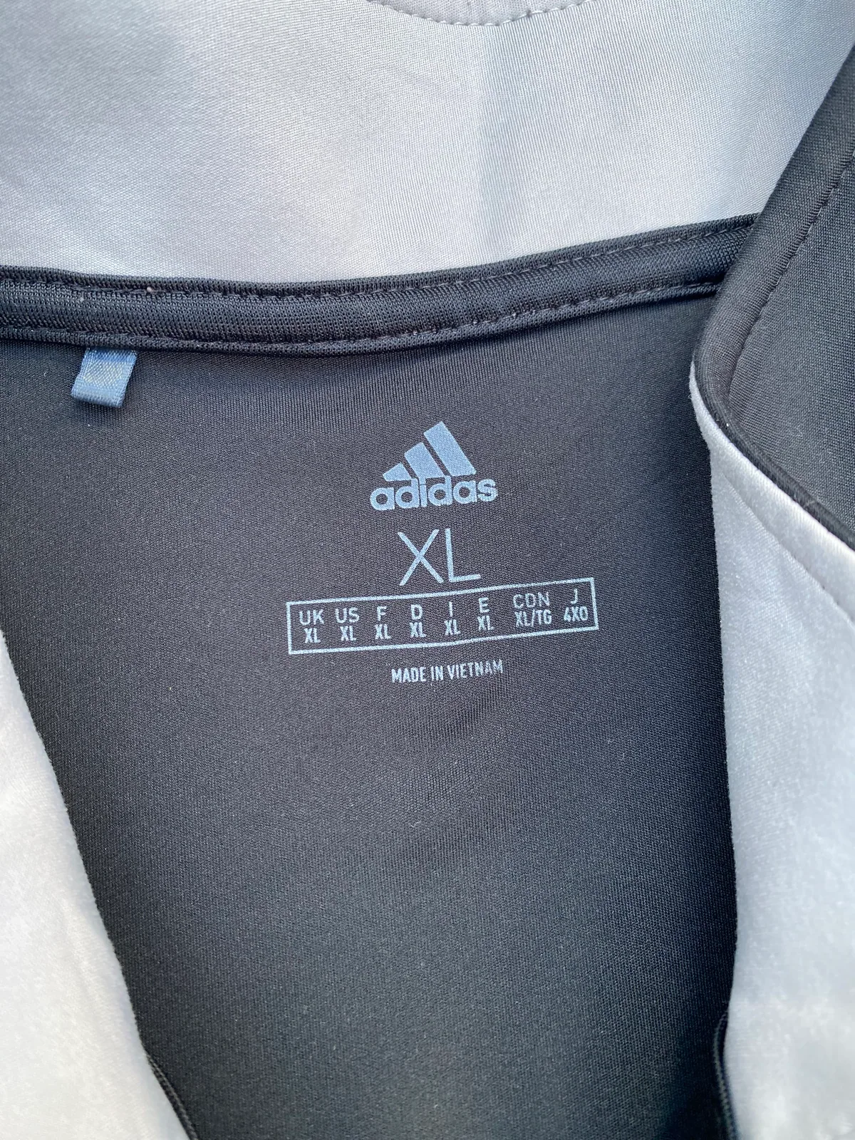 Buzo ADIDAS Talle XL — foto 4